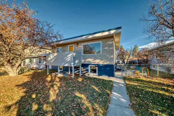 Calgary, AB T3B 1R4,8532 34 AVE Northwest