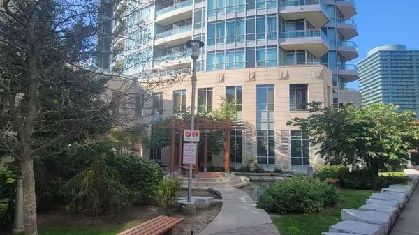 18 Holmes AVE #412, Toronto C14, ON M2N 4L9