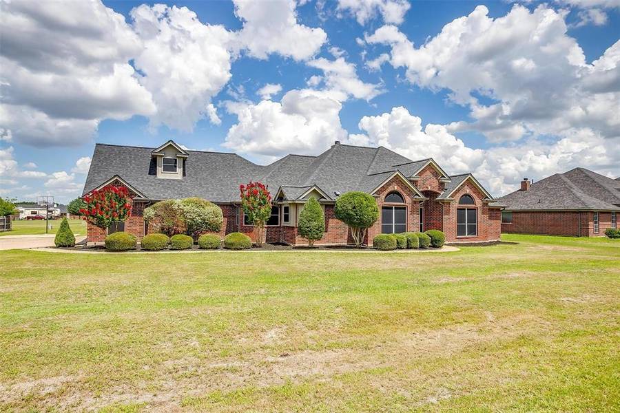 820 Alconberry Drive, Crowley, TX 76036