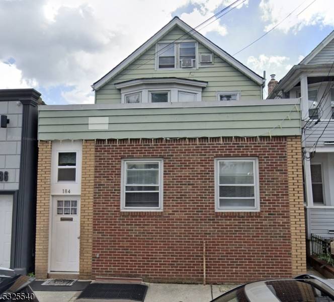 184 9th St, Passaic City, NJ 07055