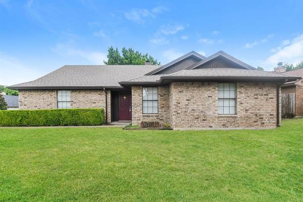 1401 Sunny Glen Street, Fort Worth, TX 76134