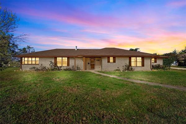 358 Windsong, West, TX 76691