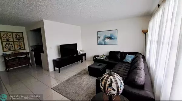 Deerfield Beach, FL 33442,2053 Cambridge C  #2053