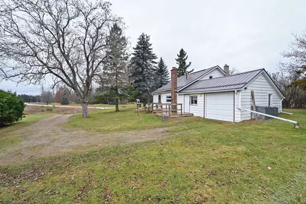 Simcoe, ON L9W 2Z2,994417 Mono Adjala Townline RD E