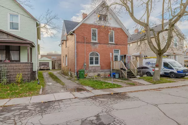 32 Mary ST W, St. Thomas, ON N5P 2S5