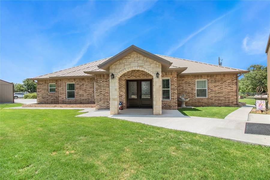 241 East Circle, Coleman, TX 76834