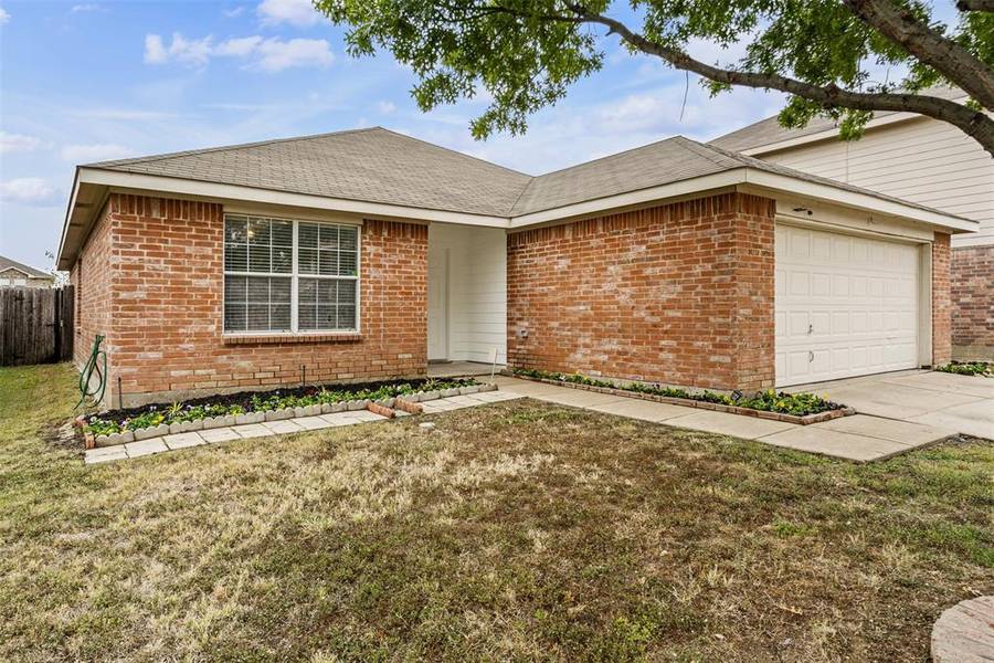 8657 Hawkview Drive, Fort Worth, TX 76179