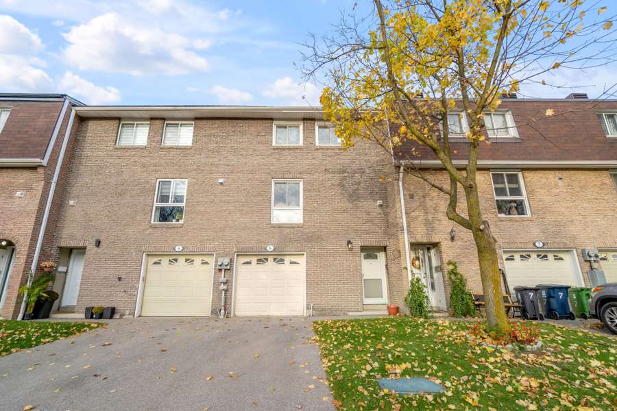 431 Mill RD #6, Toronto W08, ON M9C 1Z2