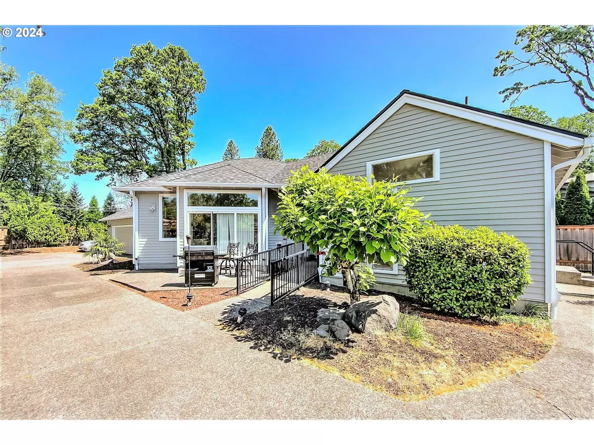 Lake Oswego, OR 97035,5363 GREYSTOKE DR