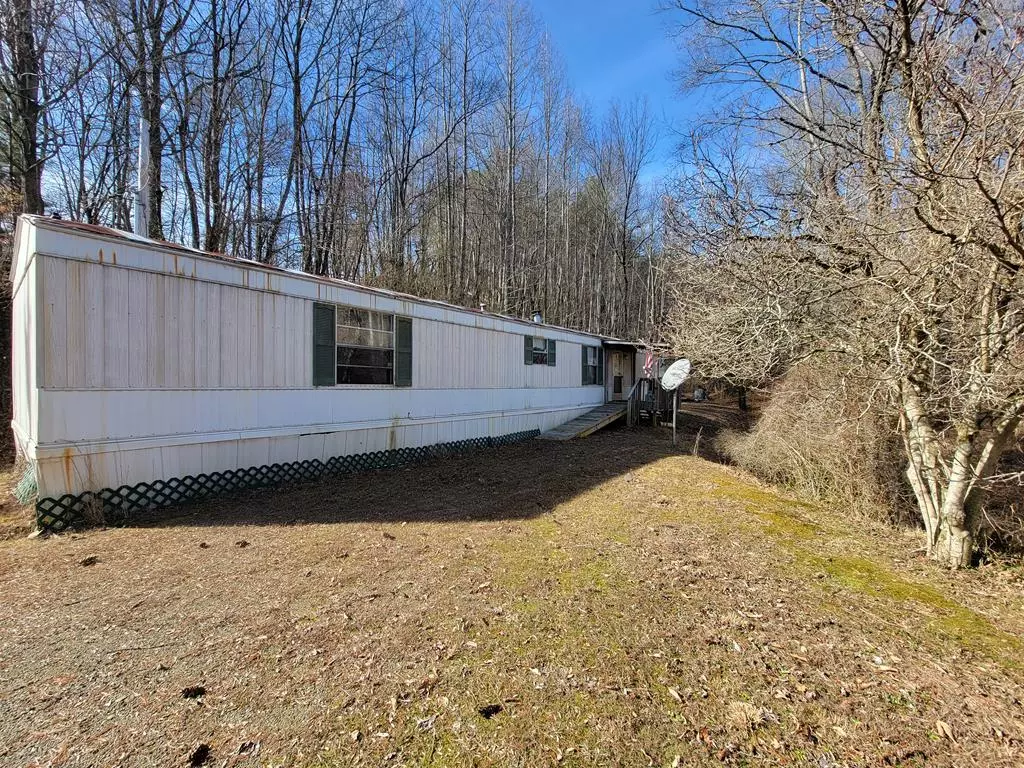 Hayesville, NC 28904,287 Bob Penland Road