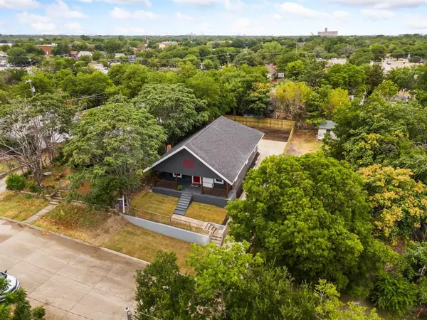 2205 Irion Avenue, Fort Worth, TX 76106