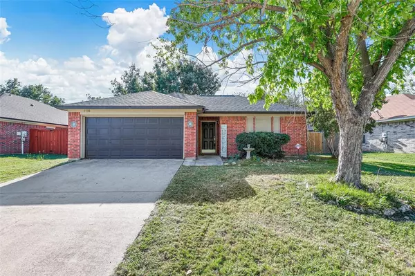 1116 Miles Avenue, Burleson, TX 76028