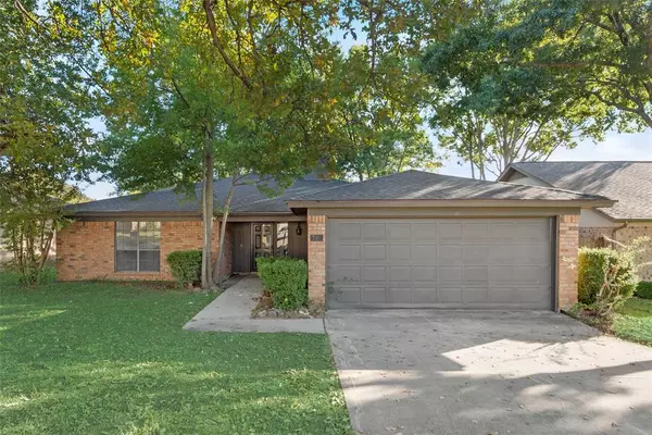 Bedford, TX 76021,720 Mountain Laurel Lane