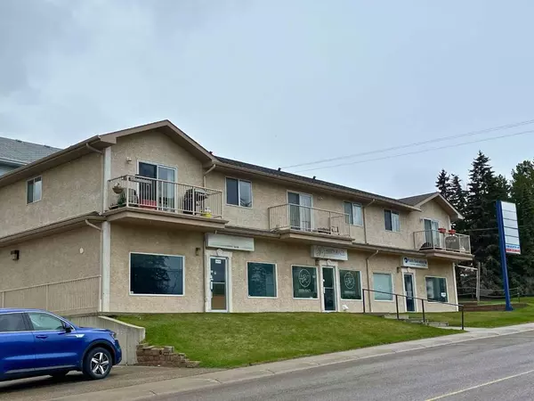 Sylvan Lake, AB T4S 1J9,4920 45 AVE #3