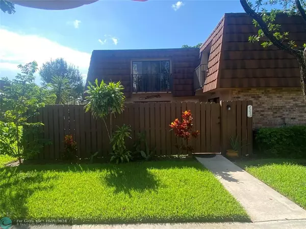 4063 Wimbledon Dr, Cooper City, FL 33026