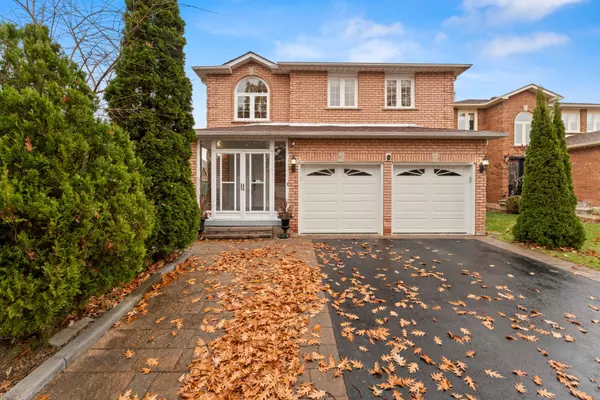 8 Pandora CT, Richmond Hill, ON L4S 1J4