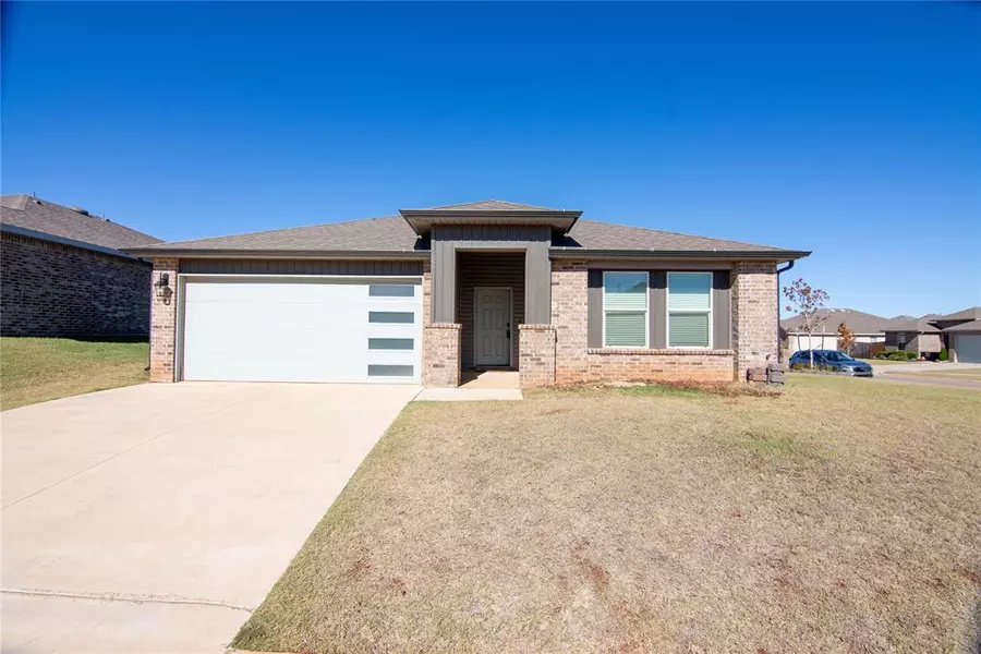 10405 NW 24th Terrace, Yukon, OK 73099