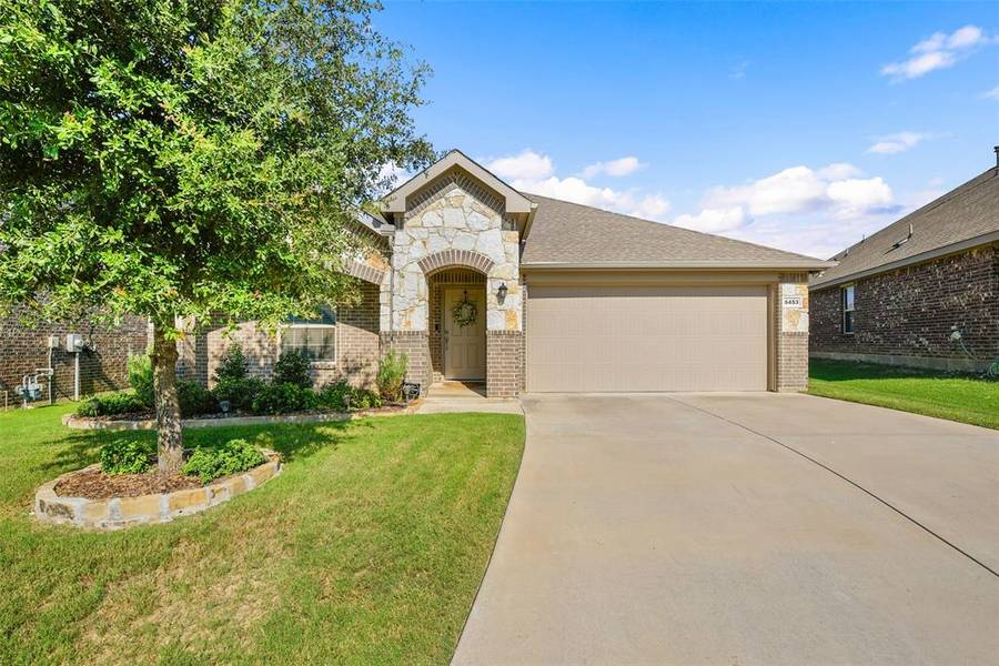 8453 Sweet Flag Lane, Fort Worth, TX 76123