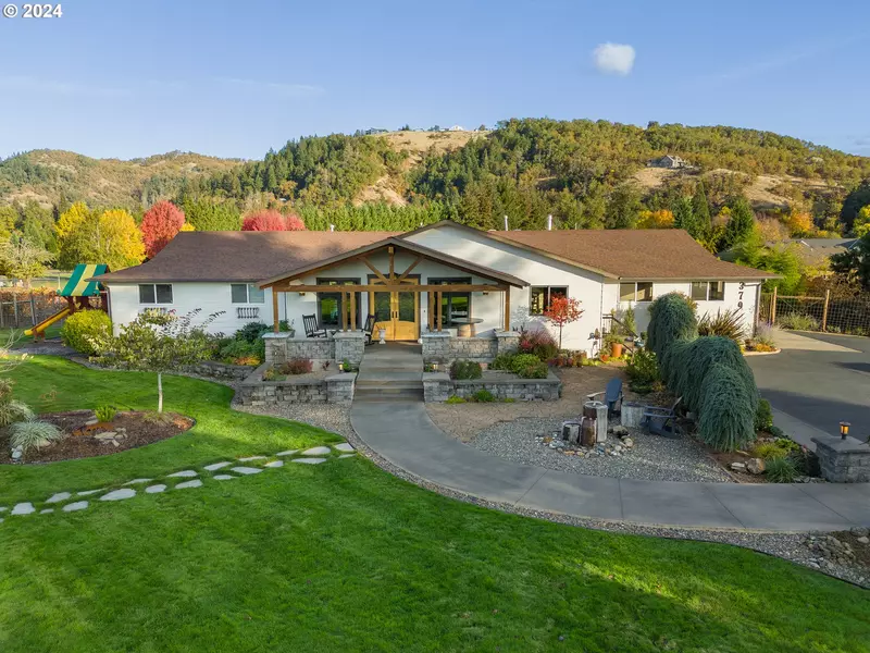 379 OSAGE DR, Roseburg, OR 97471