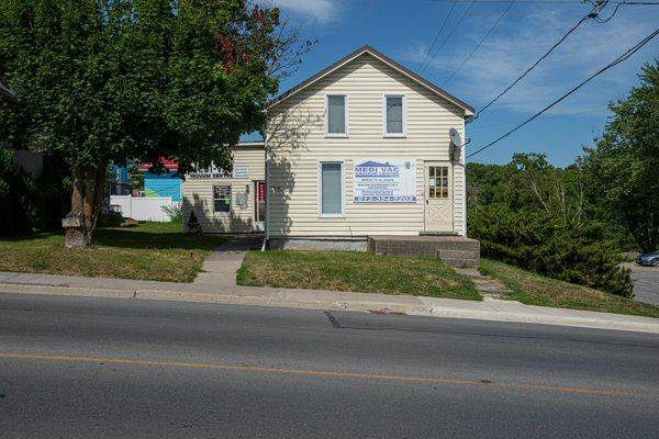 59 CENTRE ST N, Greater Napanee, ON K7R 1M8