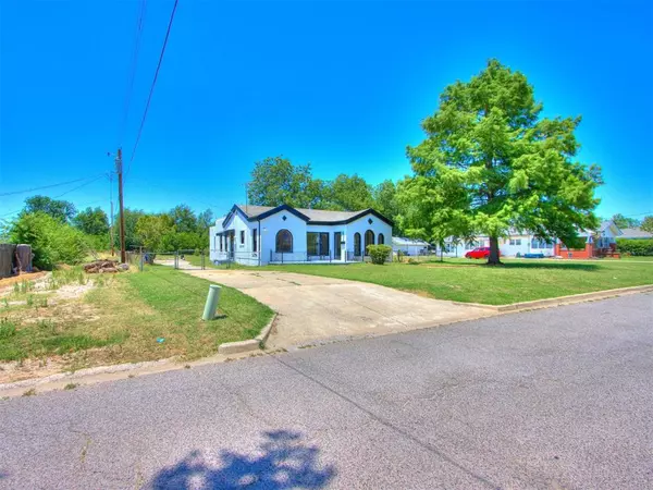 Shawnee, OK 74801,718 N Pottenger Avenue