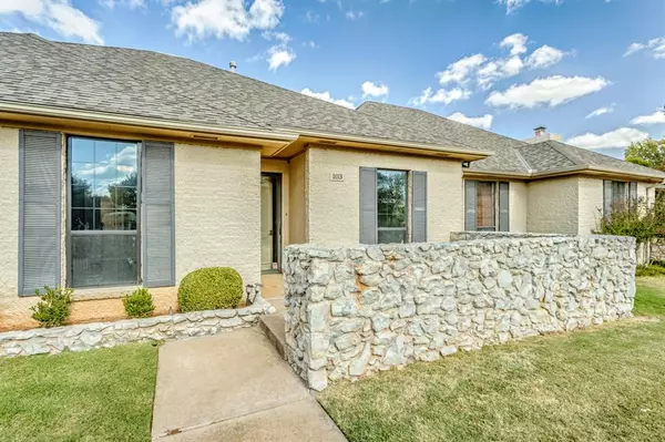 2100 Cobblestone Court #103,  Edmond,  OK 73034