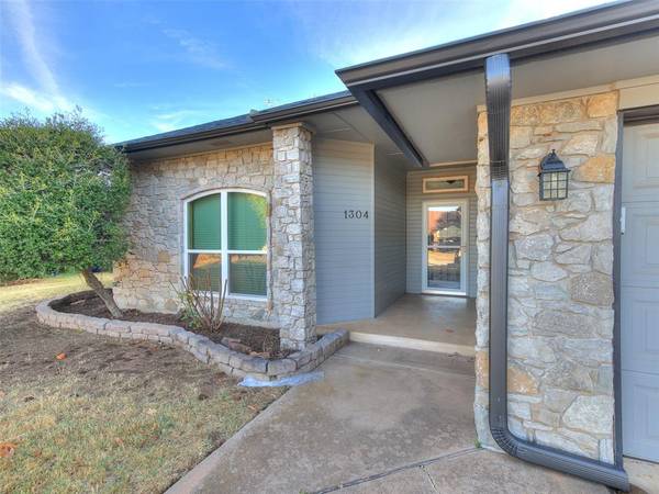 1304 Fairfax Circle, Yukon, OK 73099