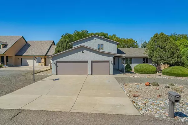 481 S Sand Trap Lane, Pueblo West, CO 81007