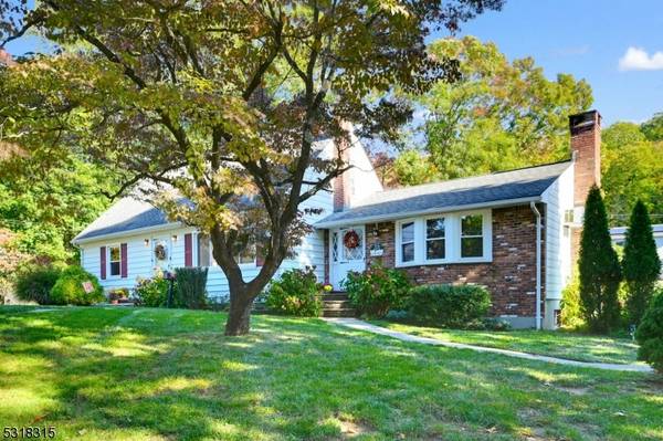 6 Mohawk Ave,  Oakland Boro,  NJ 07436