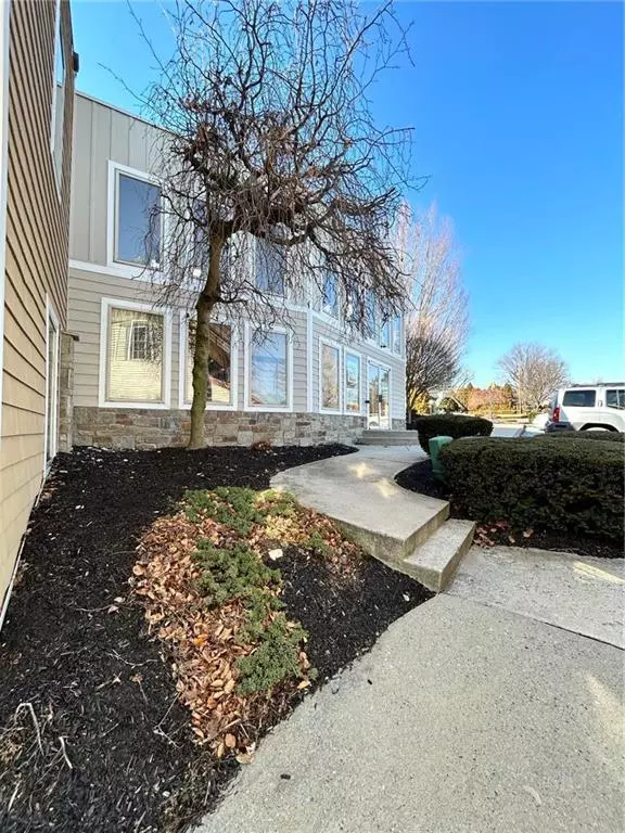 Palmer Twp, PA 18045,4013 William Penn Highway #2nd FL 1567