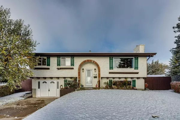 Calgary, AB T2K 4Y8,106 Huntham PL NE