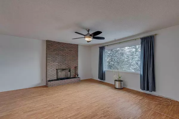 Calgary, AB T2K 4Y8,106 Huntham PL NE