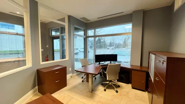 Oakville, ON L6H 6M5,2380 Bristol CIR #11