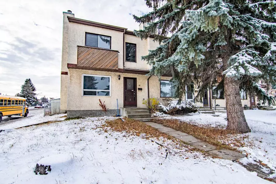 3 Grant ST #A, Red Deer, AB T4P3A4