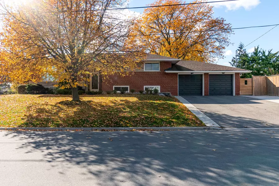 71 Daleside CRES #Bsmt, Toronto C13, ON M4A 2K7