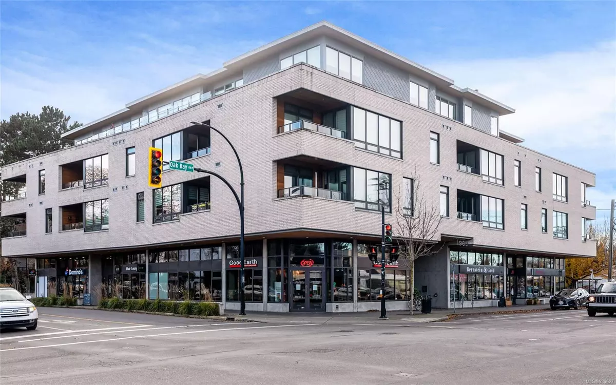 Victoria, BC V8R 1E3,1969 Oak Bay Ave #306