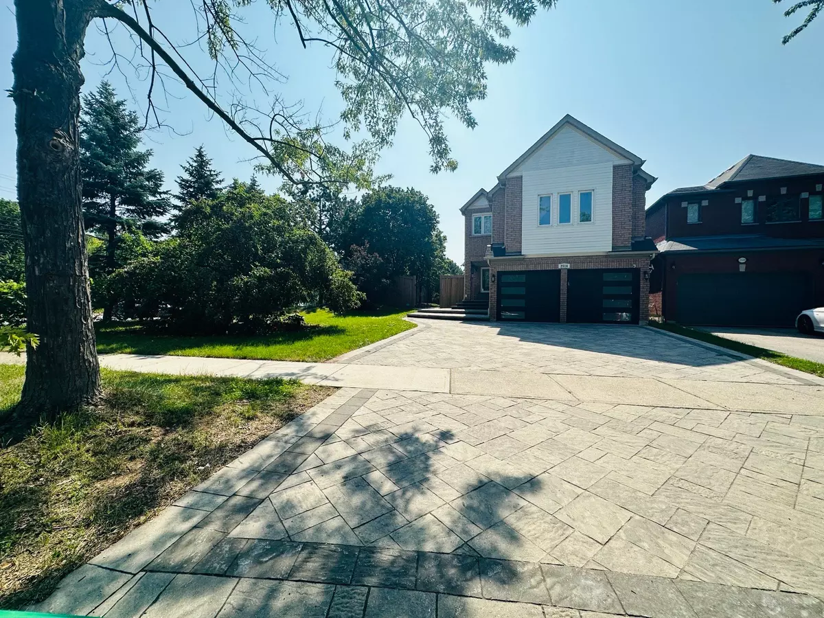 Mississauga, ON L5M 5E9,2516 Willowburne DR