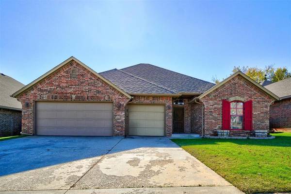 1812 NE 1st Street, Moore, OK 73160