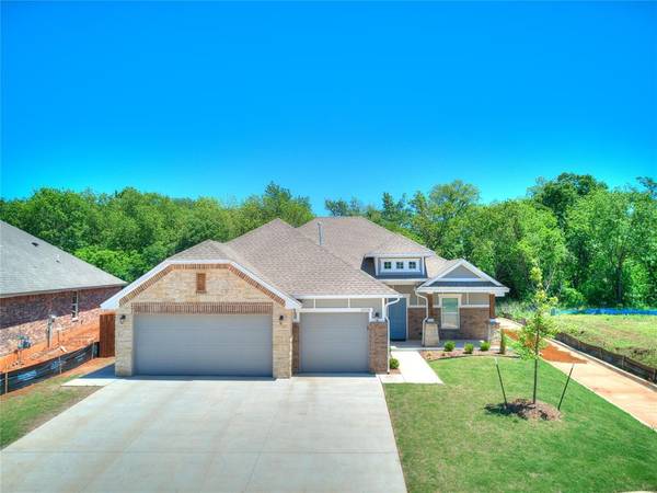 2408 Creek Side Circle, Moore, OK 73160