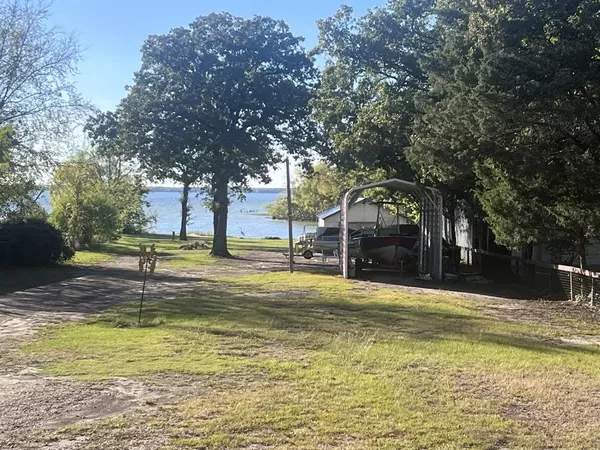 East Tawakoni, TX 75472,488 Briggs Boulevard