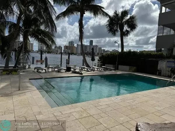 Hallandale Beach, FL 33009,468 Golden Isles Dr  #301