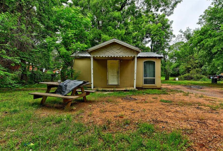 1925 N SAINT PETER Avenue, Midwest City, OK 73141