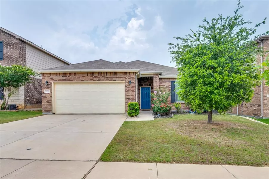 2409 Buelingo Lane, Fort Worth, TX 76131