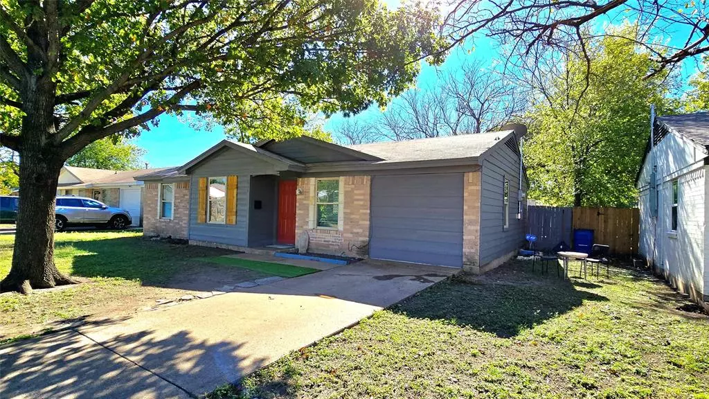 650 E Fairmeadows Drive, Duncanville, TX 75116