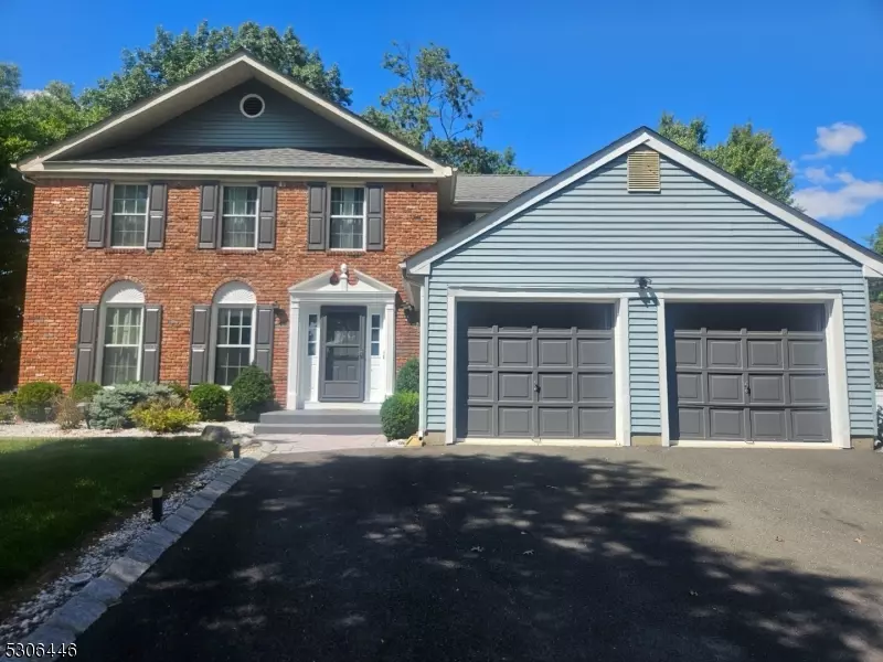 2 Lyndhurst Dr, Franklin Twp., NJ 08873