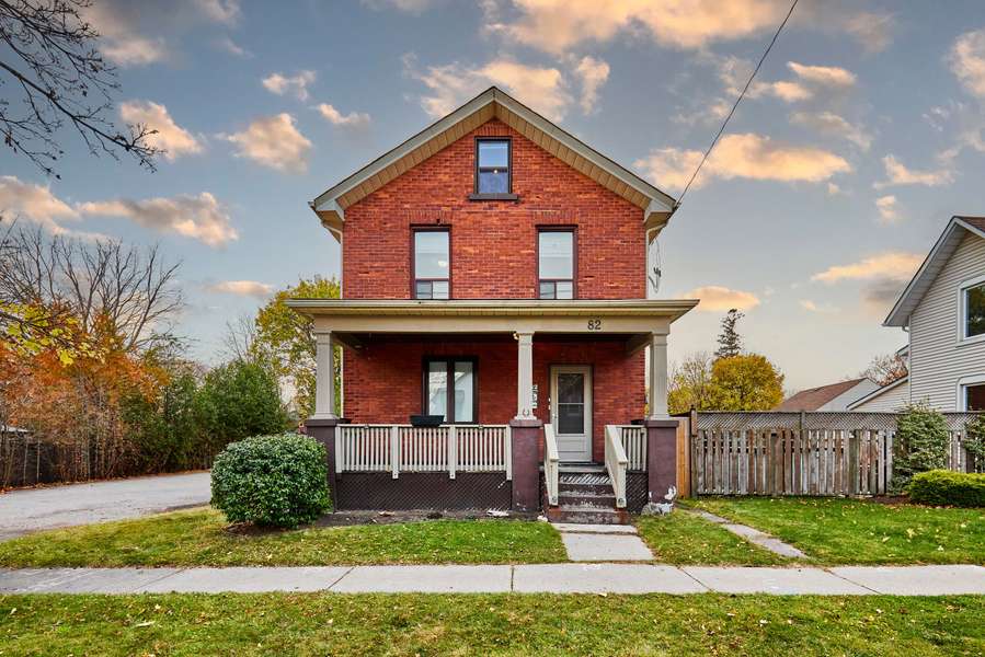 82 Nassau ST, Oshawa, ON L1J 4A4