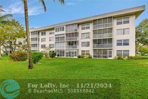 Pompano Beach, FL 33069,2800 N Palm Aire  #310