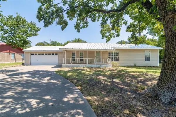 Celeste, TX 75423,108 N 6th Street