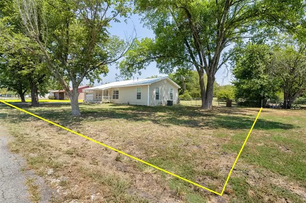 Celeste, TX 75423,108 N 6th Street