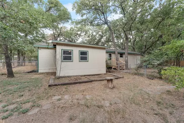 Azle, TX 76020,6056 Westwood Drive